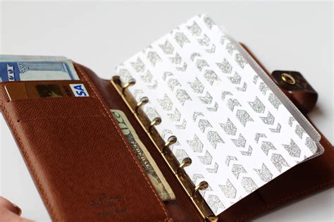 How to use the Louis Vuitton Pocket Agenda as a wallet